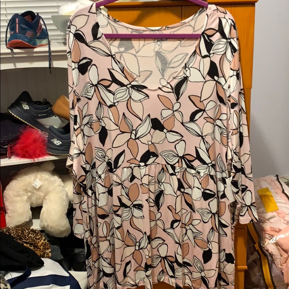 Women’s plus knit top